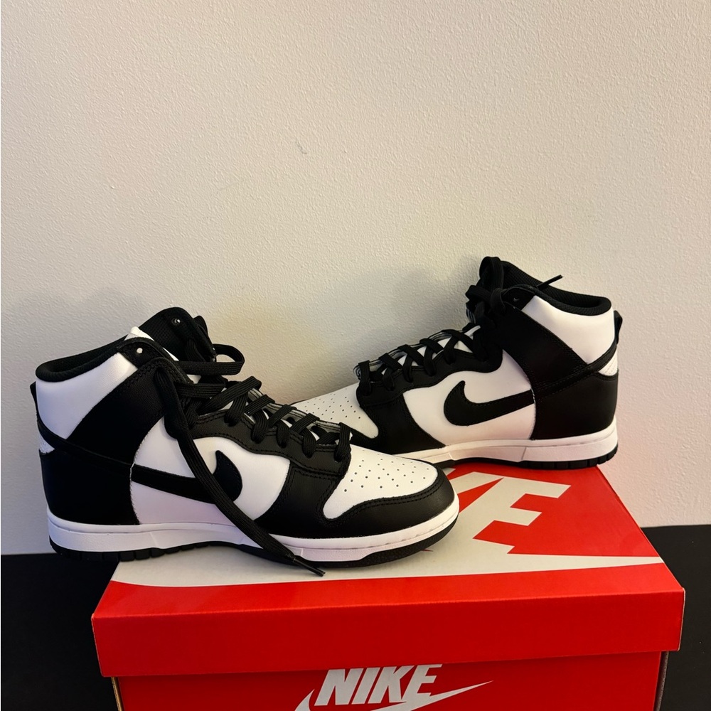 NEW! Nike Dunk Hi Retro